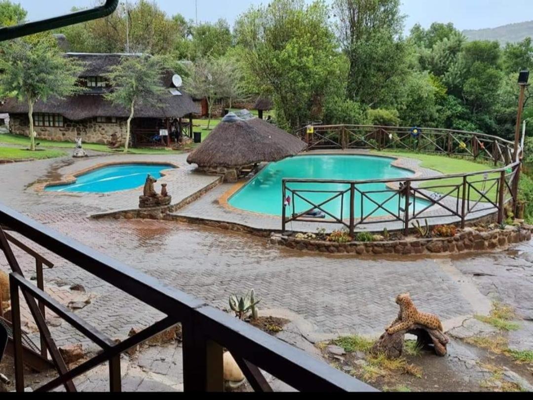 Thandabantu Game Lodge Roossenekal Zewnętrze zdjęcie