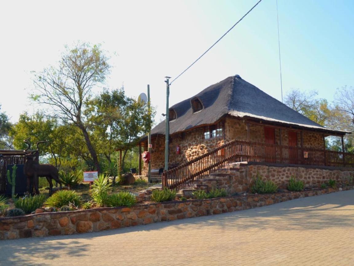 Thandabantu Game Lodge Roossenekal Zewnętrze zdjęcie